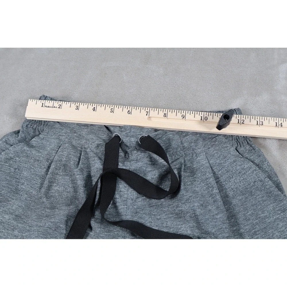 Lululemon Shorts Womens 4 Gray Athletic Running Elastic Waist Drawstring Pockets